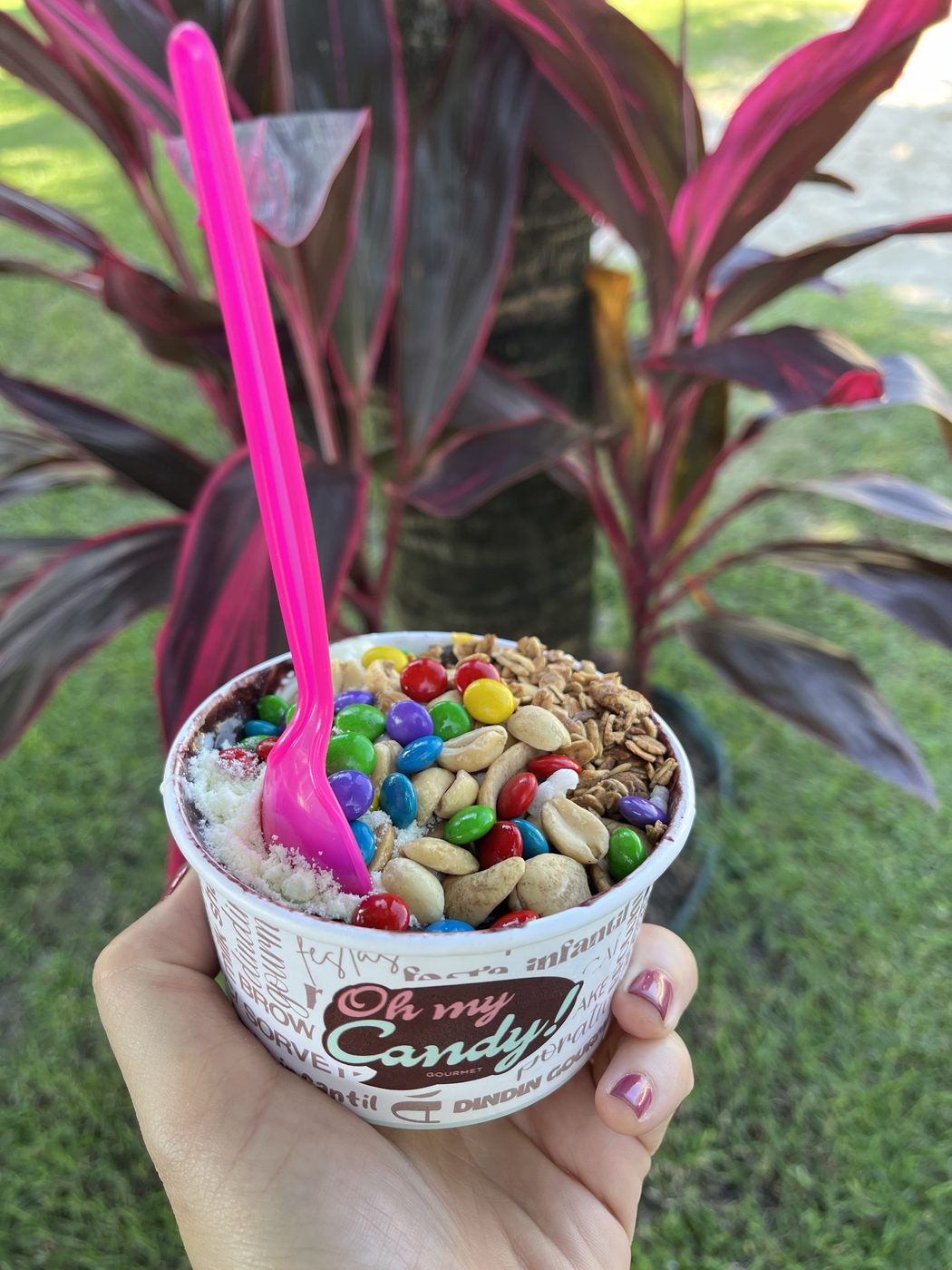 Copo de açaí Oh My Candy com cobertura de doces